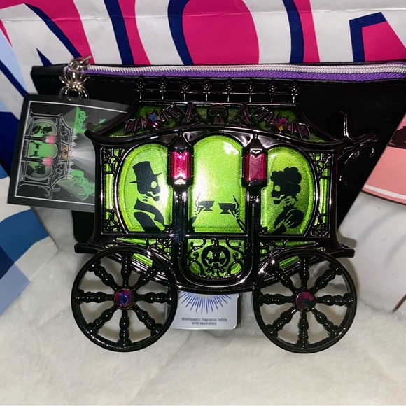 BATH AND BODY WORKS CREEPY CARRIAGE NIGHTLIGHT PROJECTOR WALLFLOWER PLUG - Picture 3 of 8